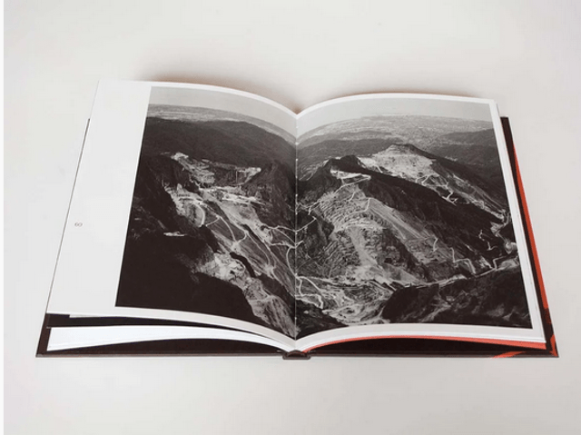 Carrara, il crepuscolo della montagna - Julie Hascoët